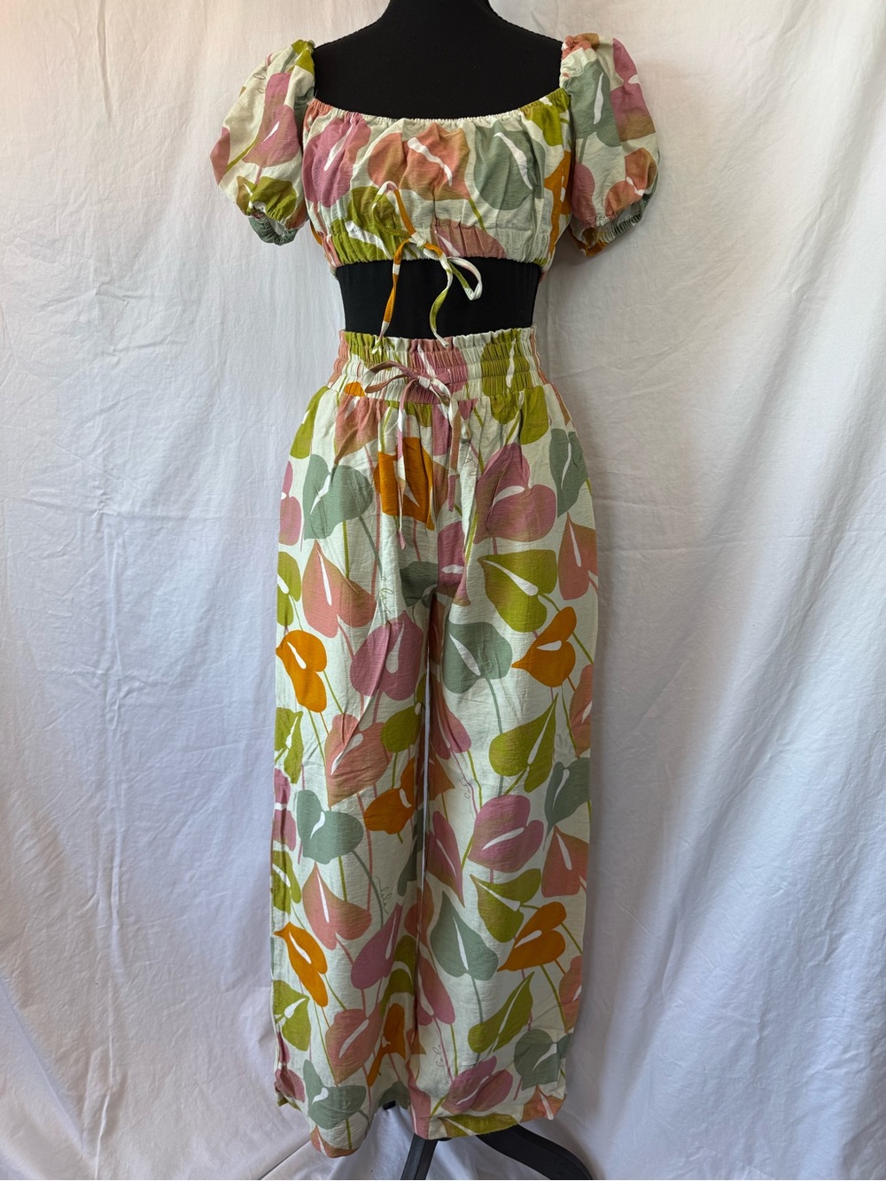 Simply Sisters Hawaii Floral Wide-Leg Crop Set Pants in Pink, Green & Orange